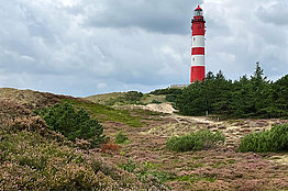 Der Leuchtturm von Amrum. Der Mukoviszidose e.V. finanziert Einzelklimamaßnahmen auf der Insel Amrum für Menschen mit Mukoviszidose. 