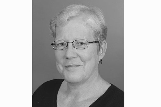Schwarz-Weiß-Porträt von Birgit Dembski