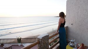Für Denise waren Aufenthalte am Meer immer das, was ihr am besten getan hat. Auch in Marokko hat sie sich eine Ferienwohnung direkt am Meer genommen. 