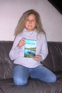 Christine Rey mit ihrem Buch
