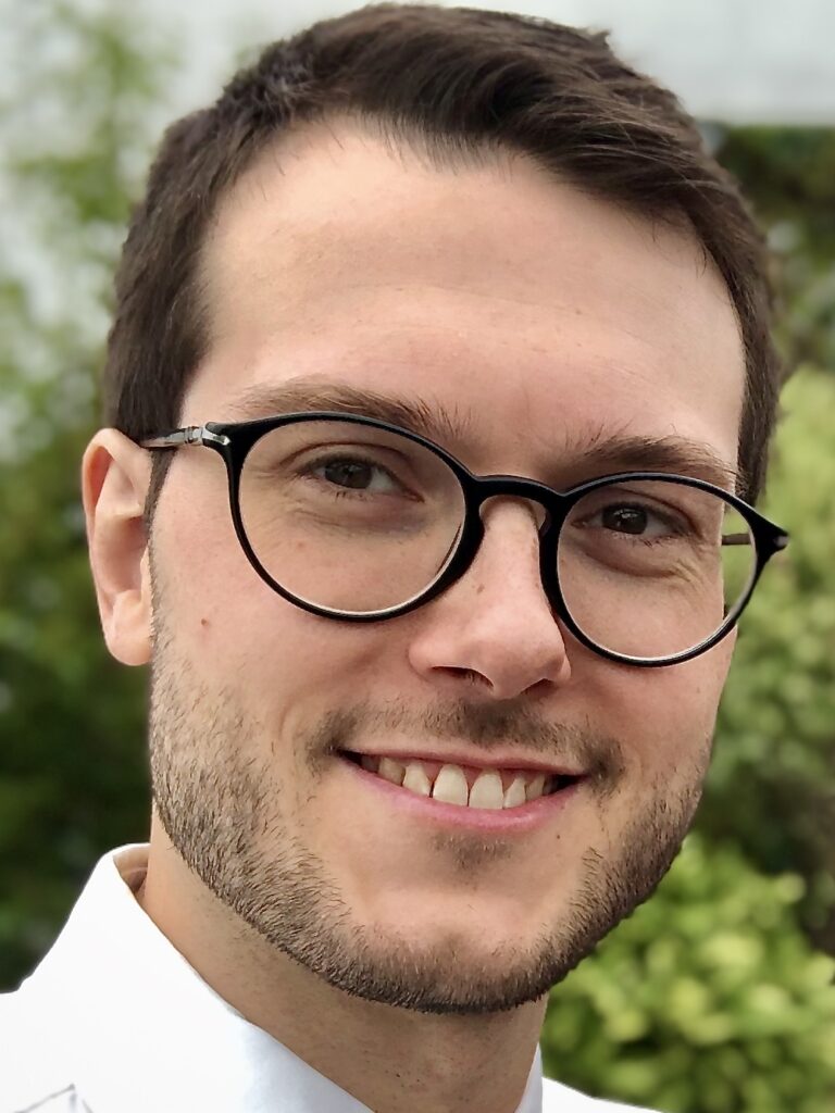 Dr. Adrian Endres ist ebenfalls Mitglied der Arbeitsgruppe und führt maßgeblich die Laborarbeiten durch. Foto: Mukoviszidose e.V.
