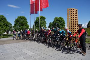 Matthias Schwarz sammelt mit seinem Mountainbike-Kurs Spenden für Menschen mit Mukoviszidose.