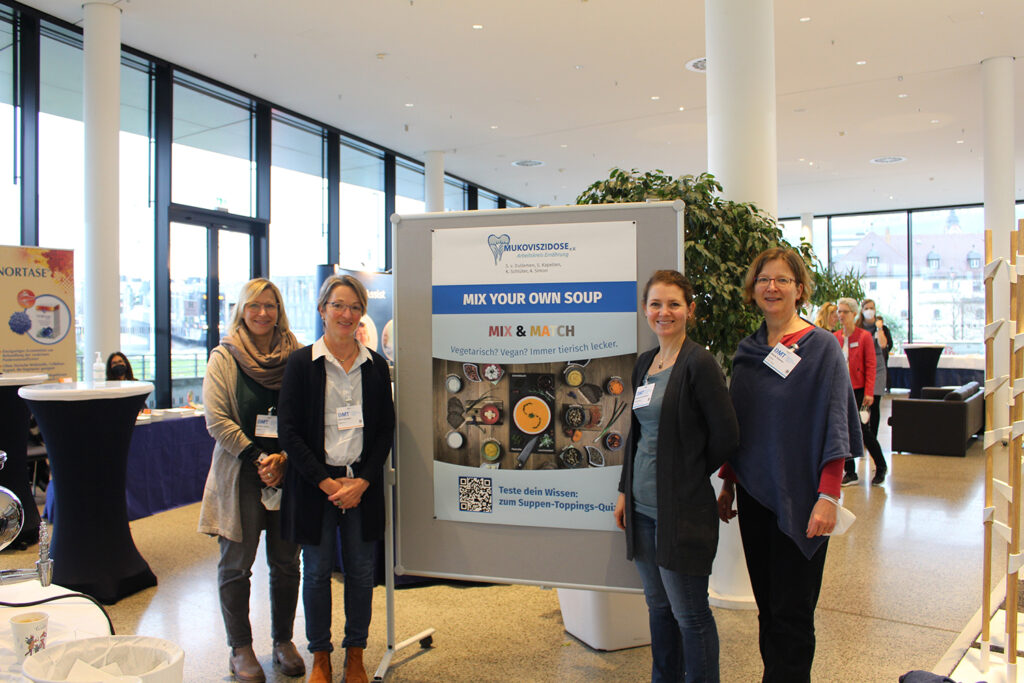Die vier Initiatorinnen der Aktion "Create your own soup" auf der DMT 2022.