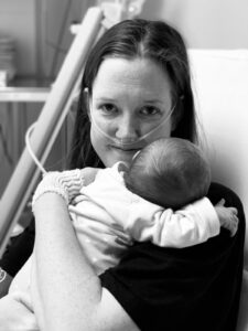Verena nach der Geburt ihrer Tochter - in der Schwangerschaft bracht ihre Gesundheit durch Infekte ein.