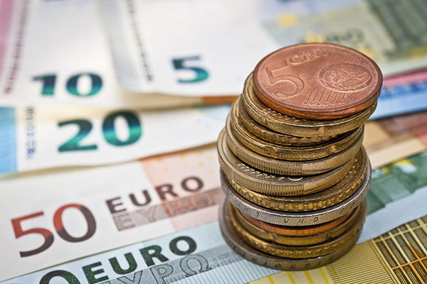 Ein paar Euros. Der Mukoviszidose e.V. kümmert sich um die finanzielle Situation Betroffener - über den Unterstützungsfonds oder das Projekt 60. 